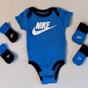 Nike Blue and Black Baby Onesie Set size 6M